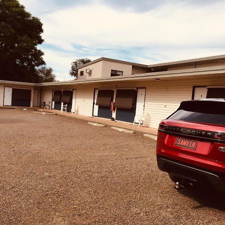 Red Cedar Motel Muswellbrook Esterno foto